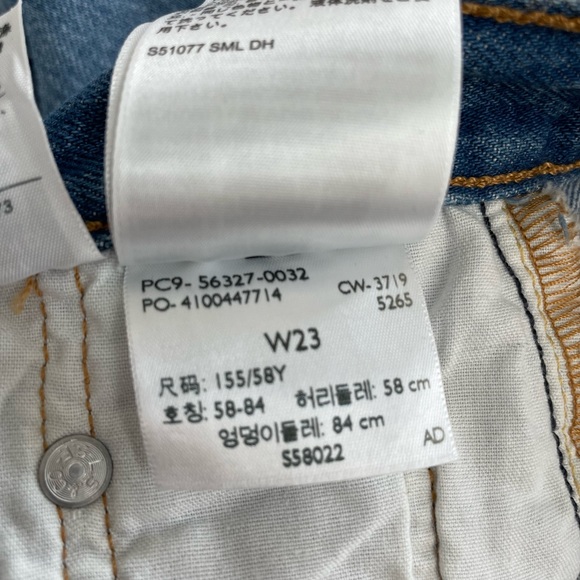 Levi’s 501 highwaisted distressed denim shorts - Picture 3 of 4